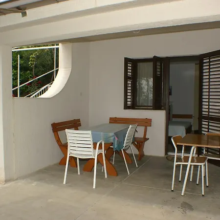Studio 2750a Apartment